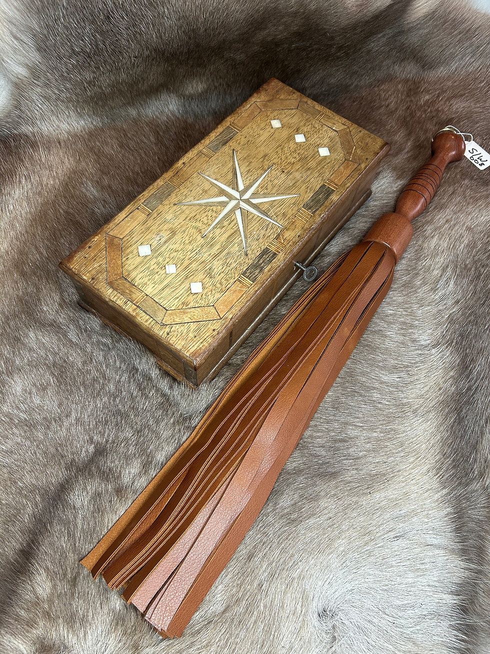 Thumbnail: BROWN LEATHER FLOGGER