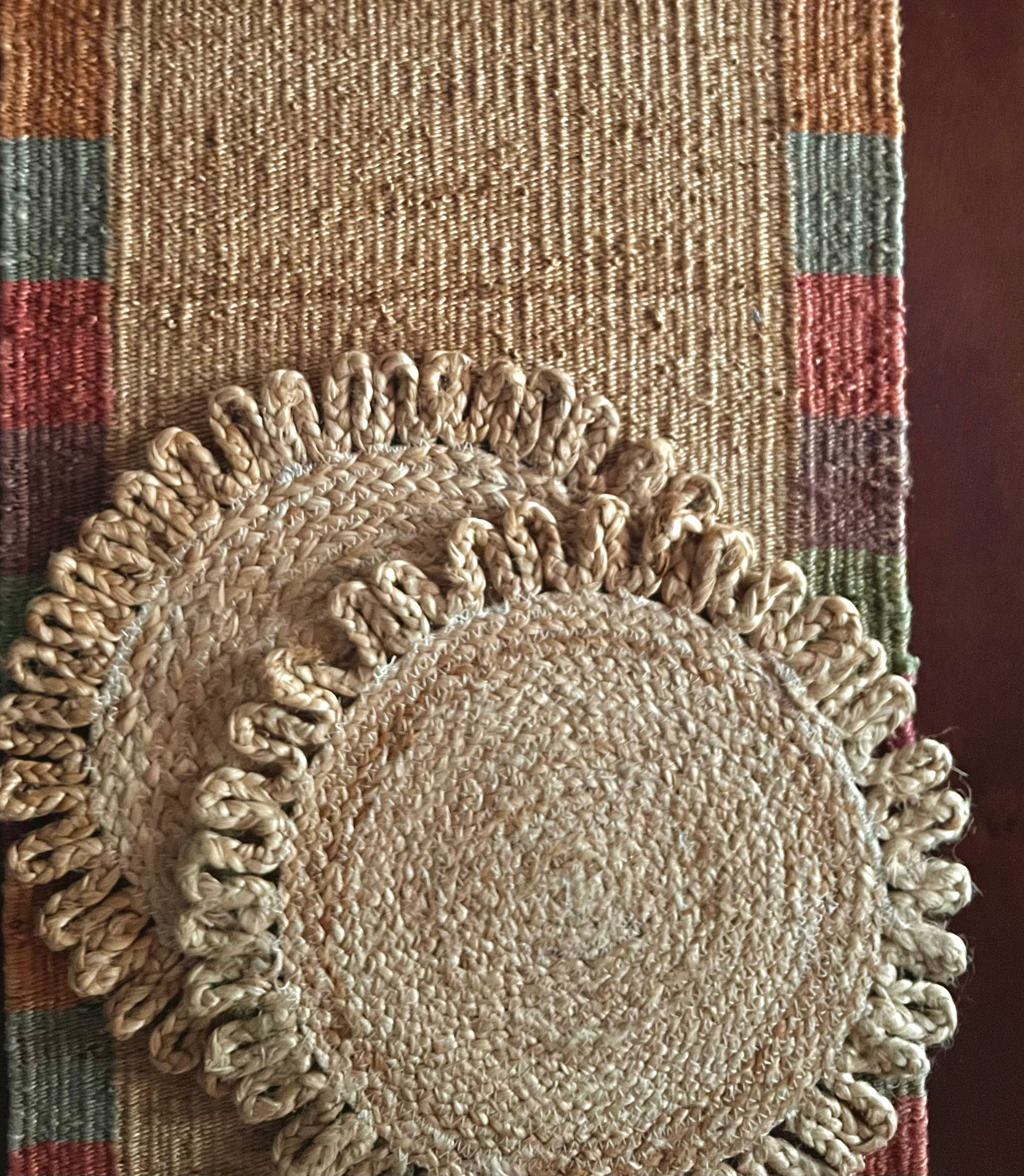 Round fringe jute mat