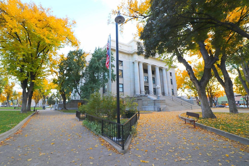Prescott courthouse, butte, or civic landmark, no people in foreground. Wikimedia: Yavapai County Courthouse in Fall.jpg