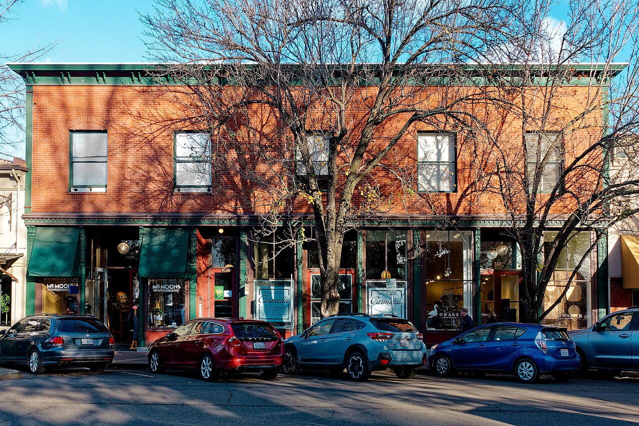 Gobbi Building storefronts downtown Healdsburg