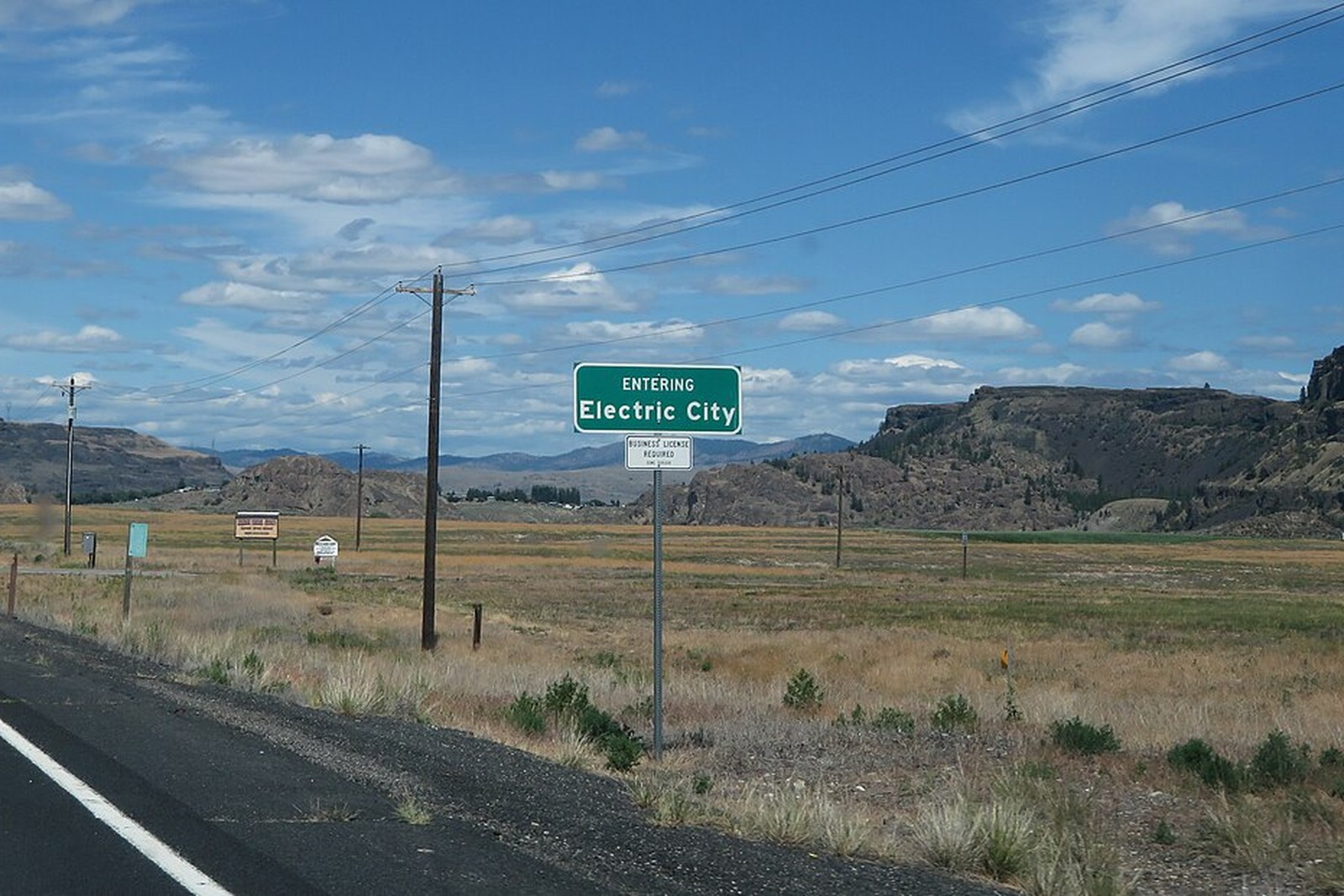 Entering Electric City Washington sign