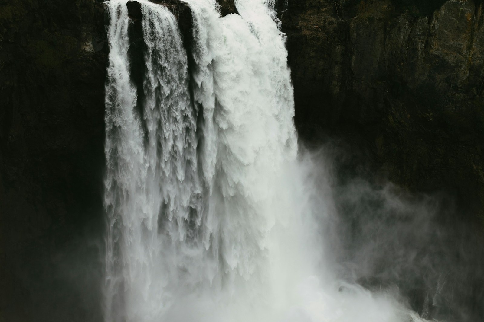 Snoqualmie Falls close view