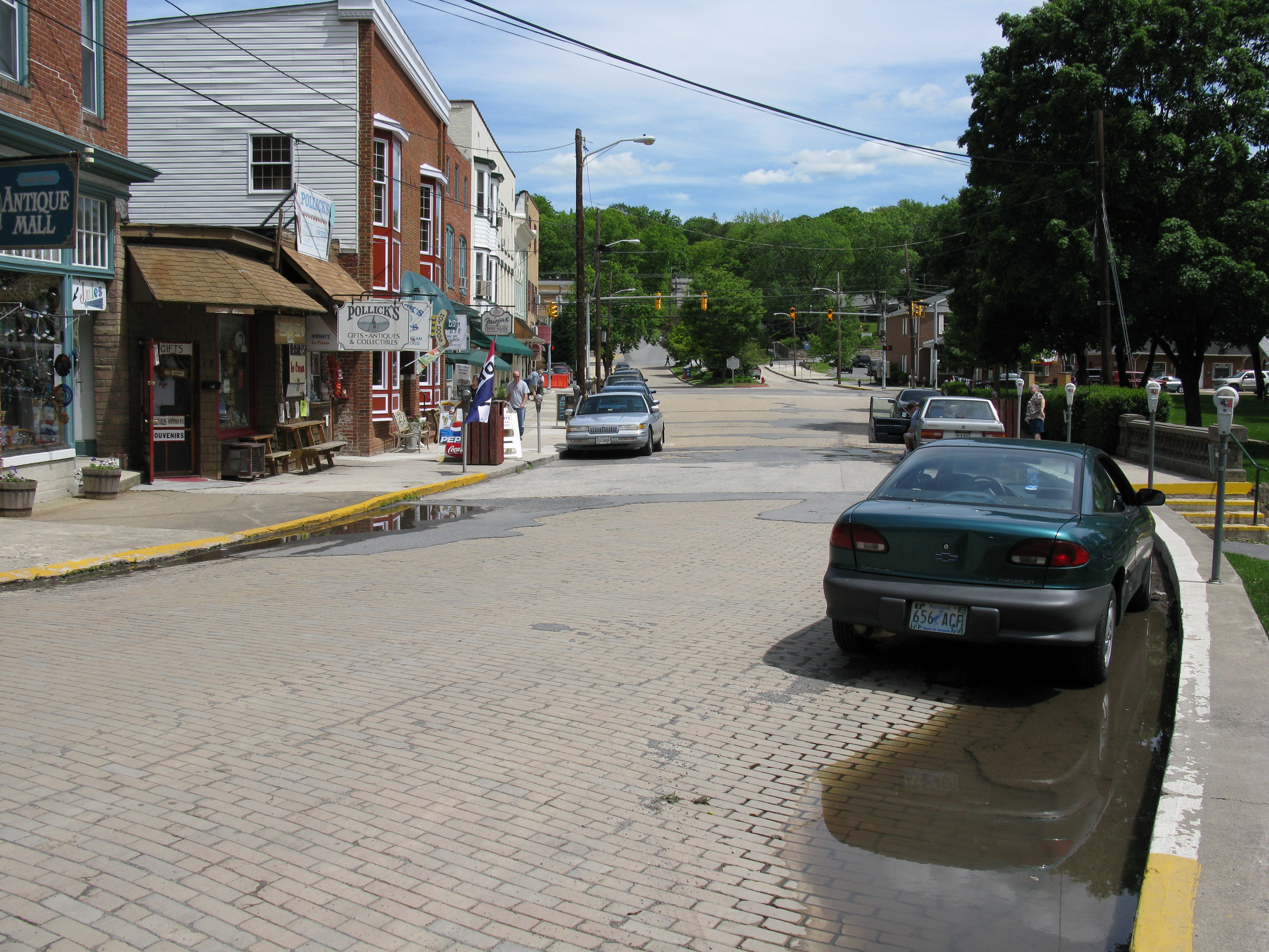 Fairfax Street at Wilkes Street, downtown Berkeley Springs festival grid