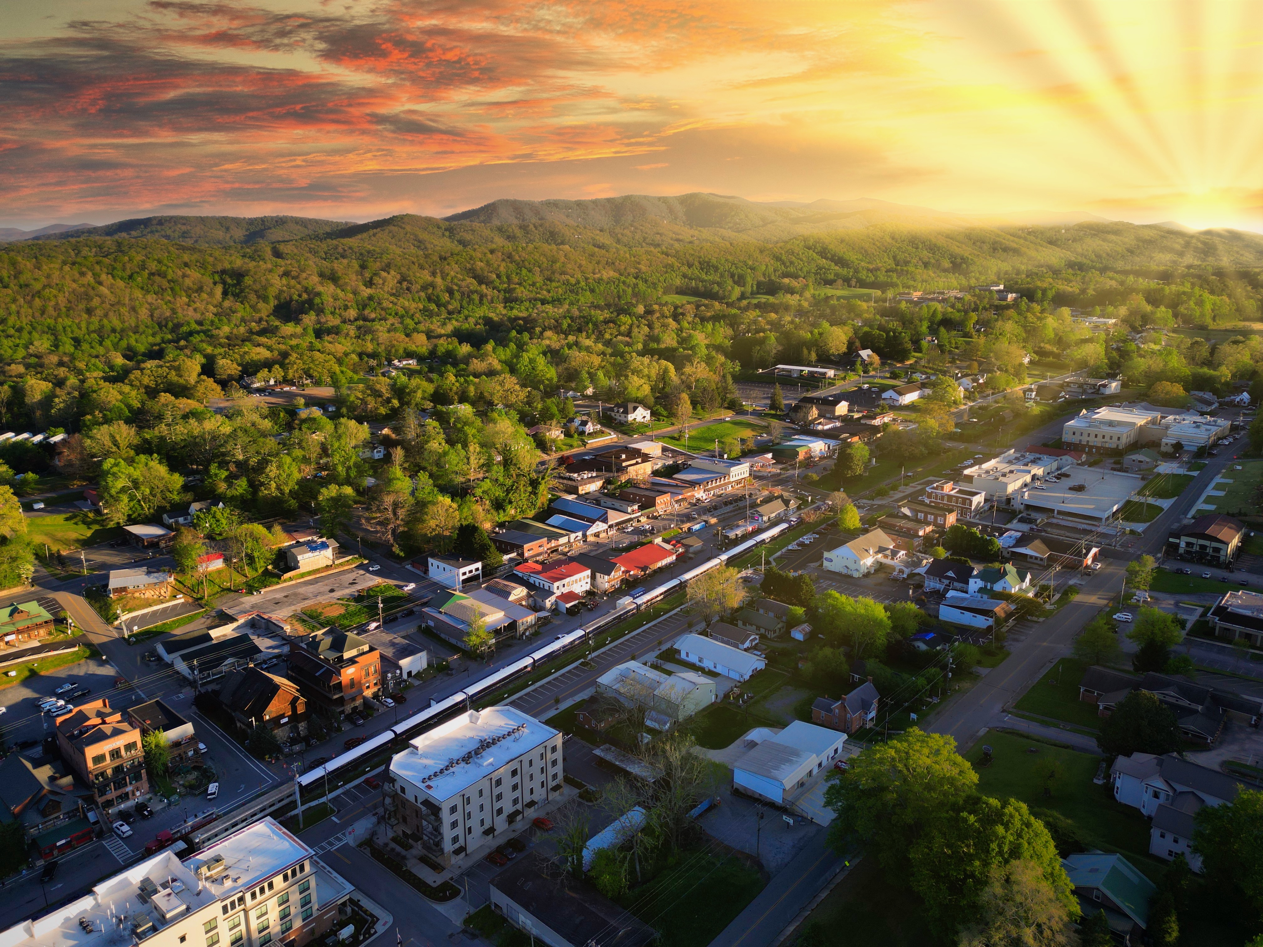 Quiet downtown Blue Ridge, Georgia between the two Arts in the Park weekends