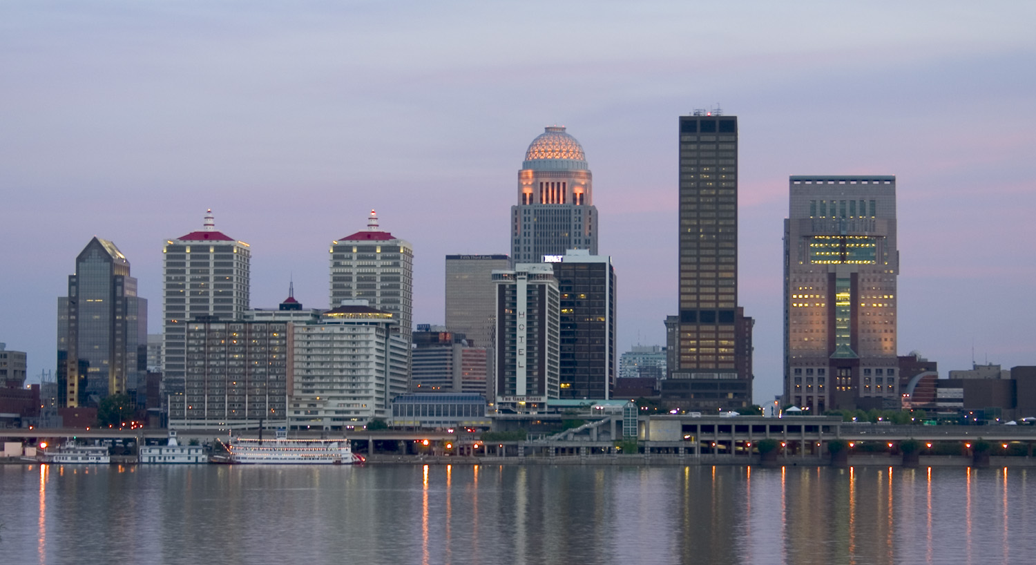 Louisville, Kentucky downtown skyline