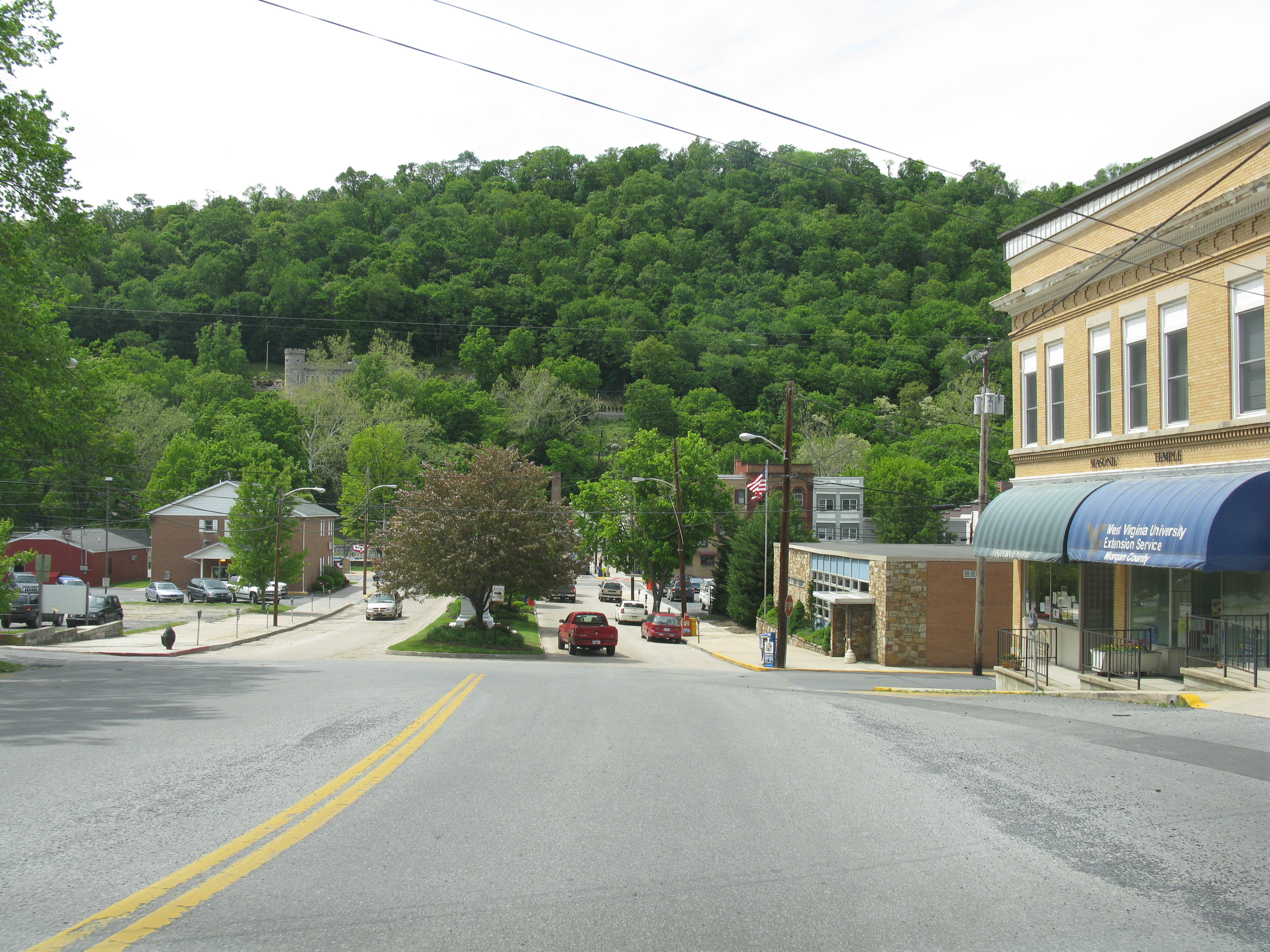 Fairfax Street in Berkeley Springs, the Saturday walk after the DC drive