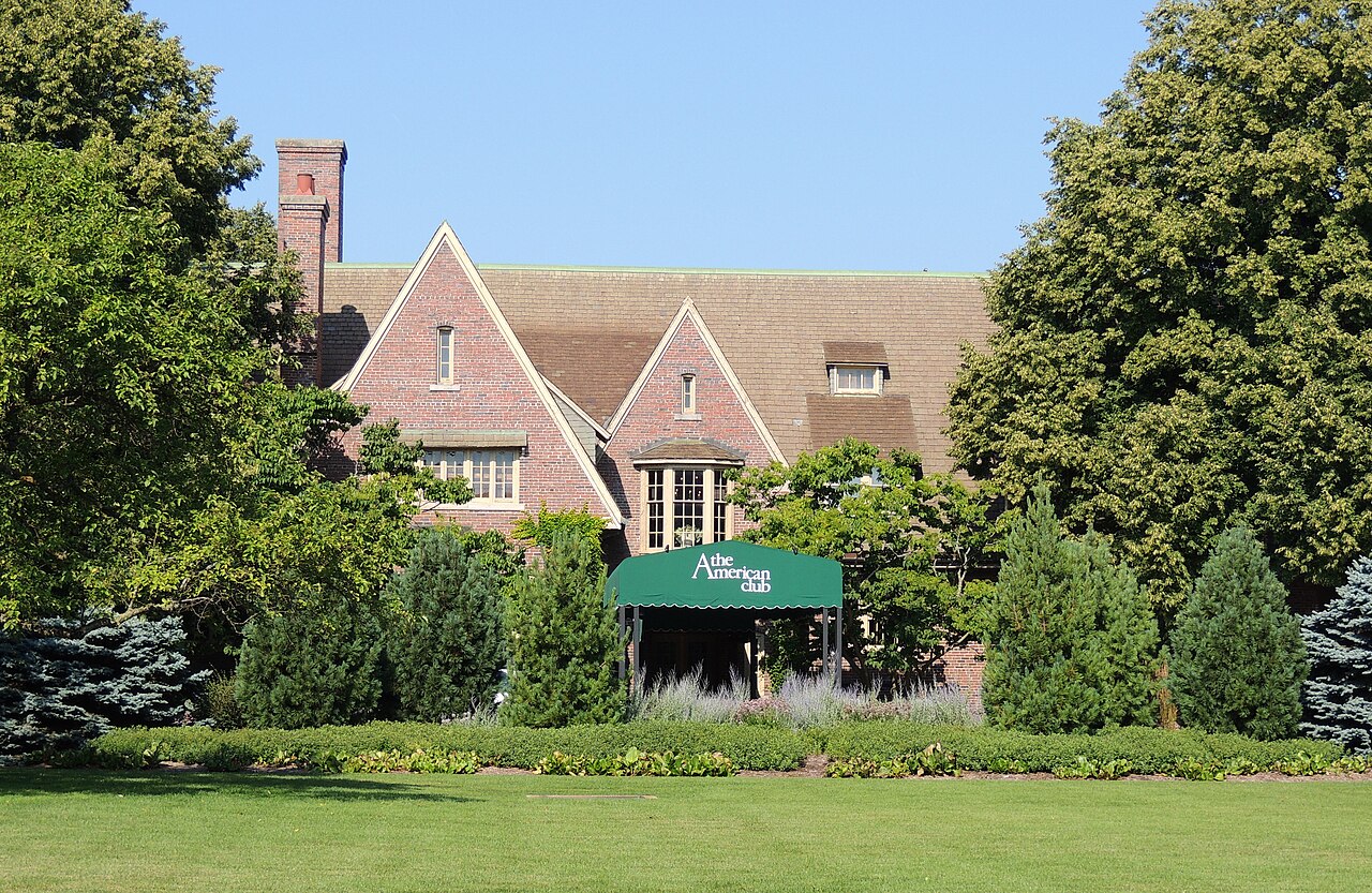 The American Club entrance lawn in Kohler village, 2025