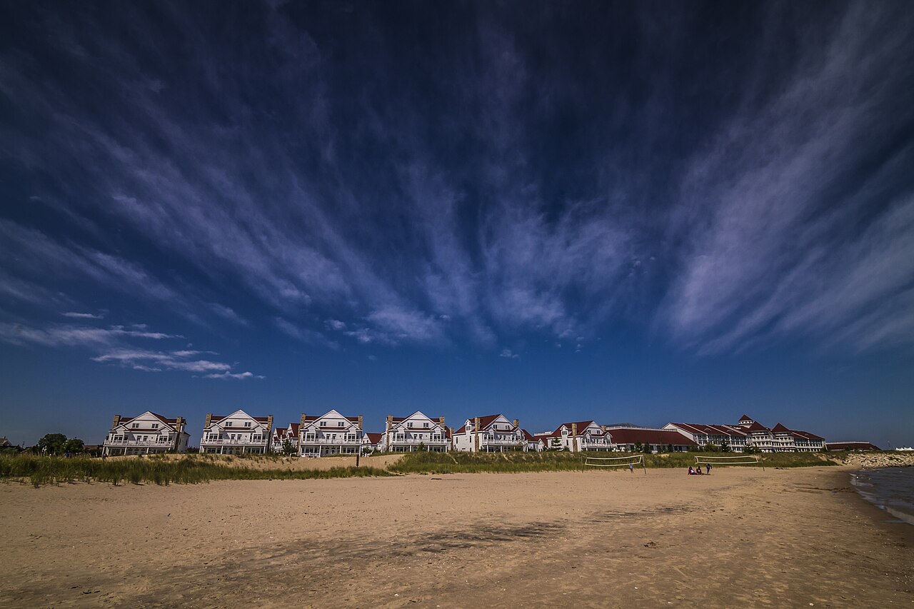Lake Michigan beach and shore houses in Sheboygan