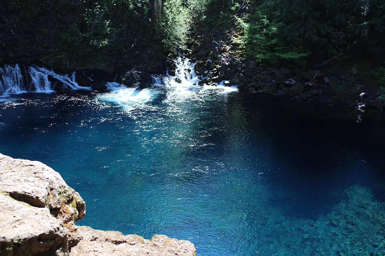 Tamolitch Falls and Blue Pool on the McKenzie River.