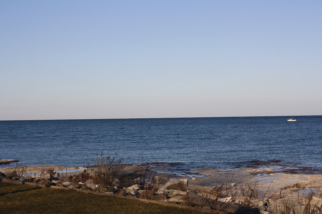 Lake Michigan shoreline at Deland Park, Sheboygan