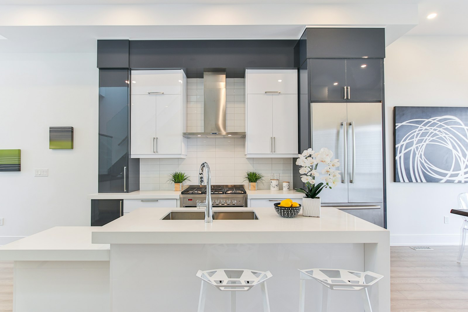 Stay kitchen island, no faces