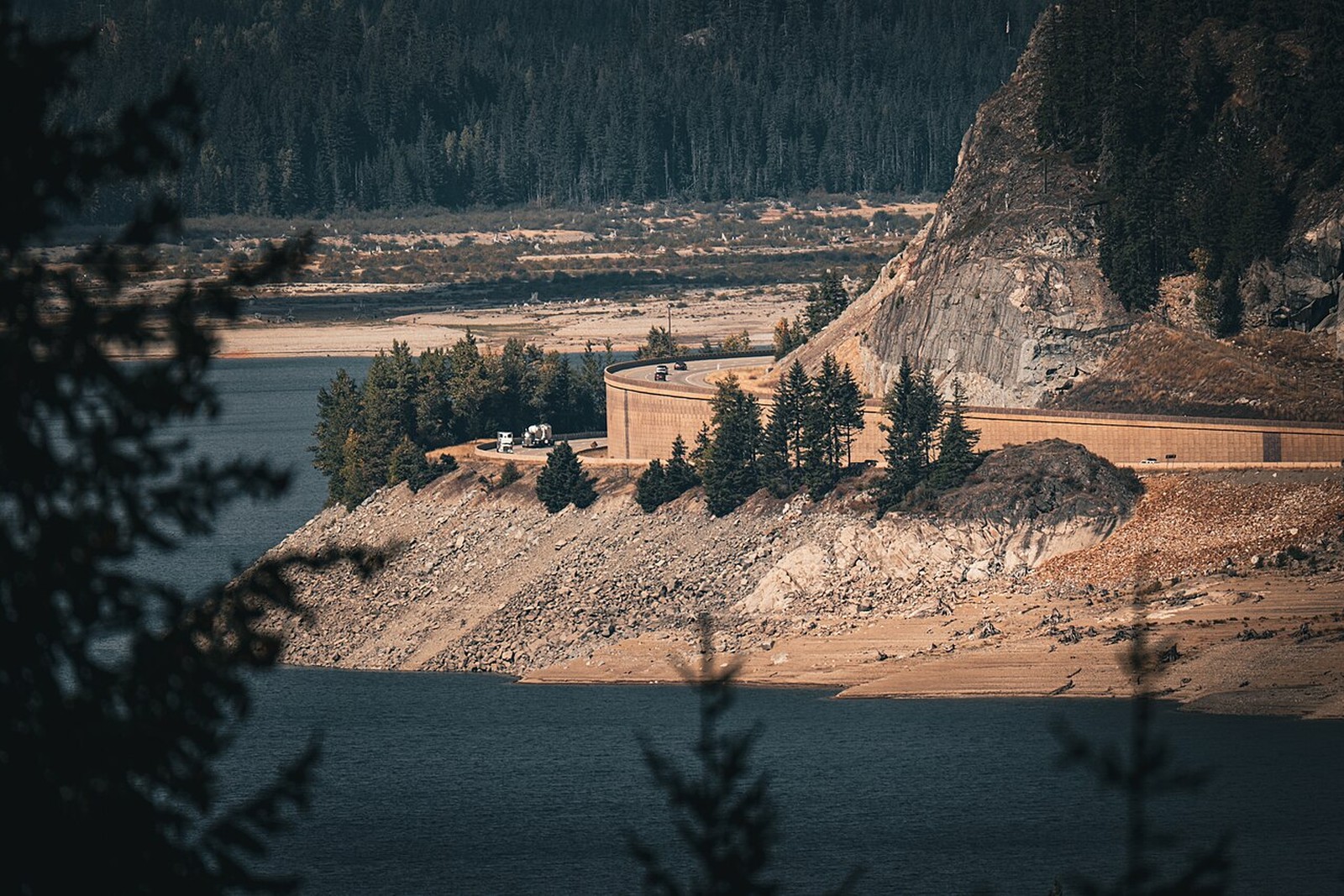 Interstate 90 along Keechelus Lake toward The Summit