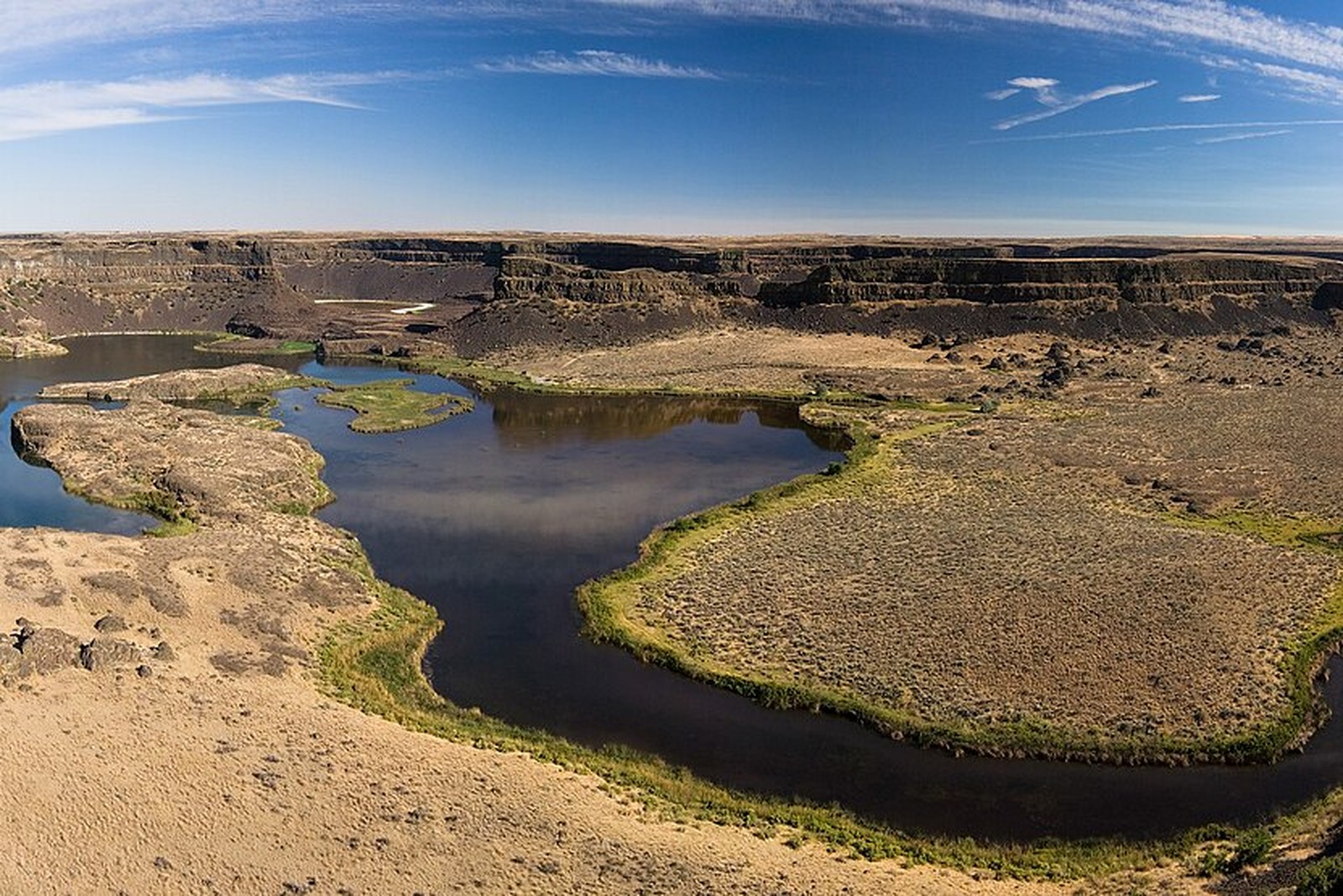 Panorama of Dry Falls and the scablands