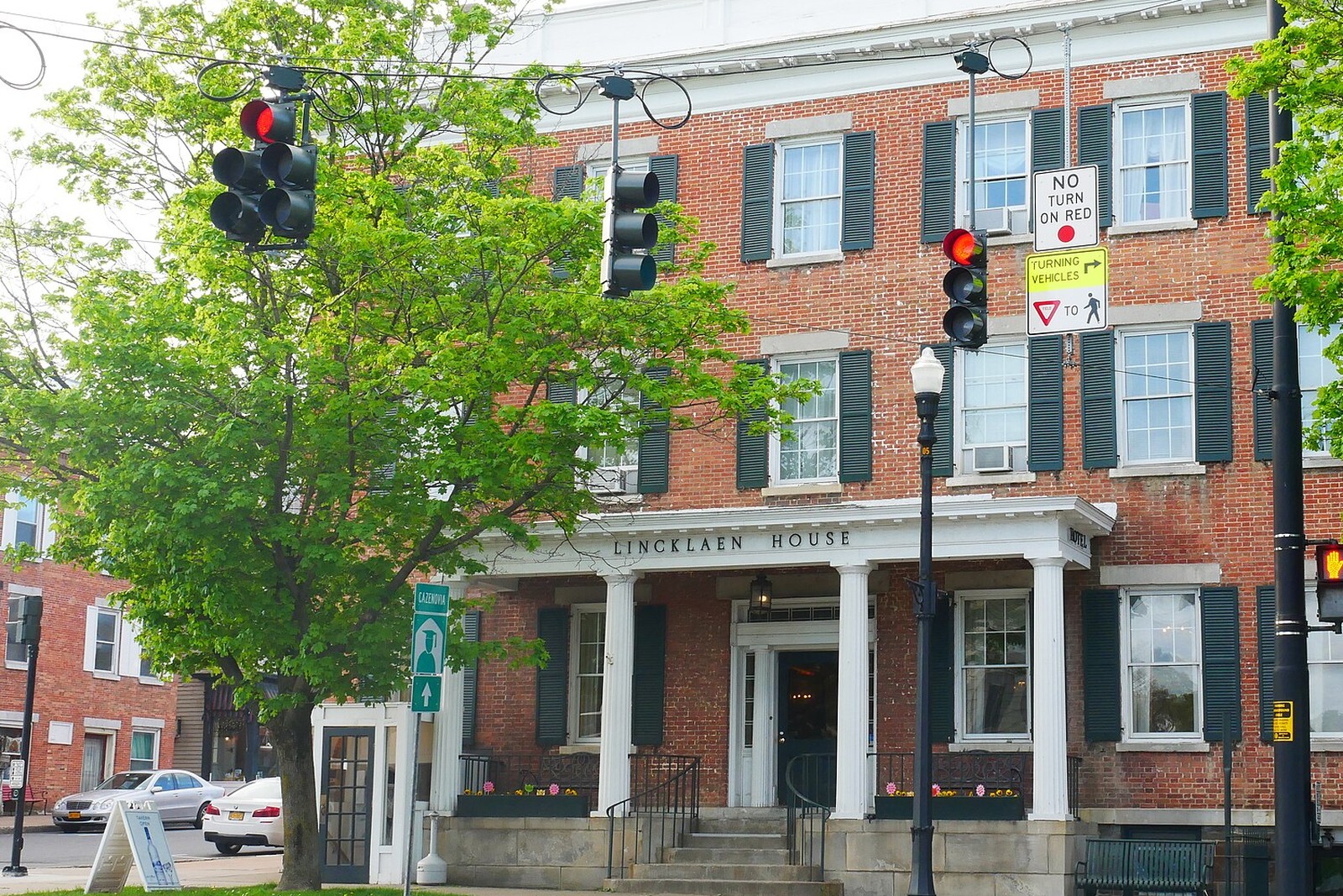 Lincklaen House porch on Albany Street