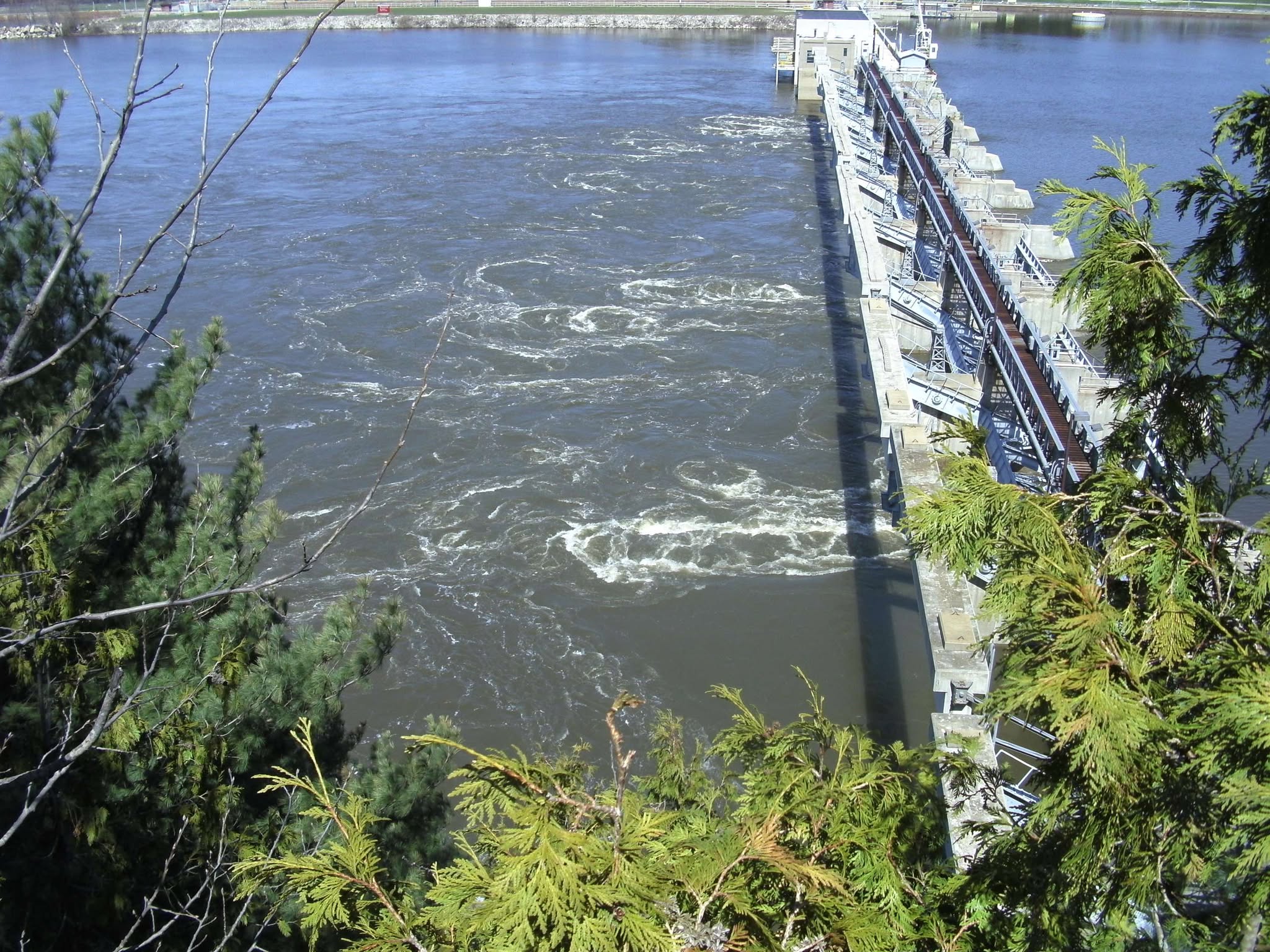 Dam on the Illinois River at Starved Rock, Illinois