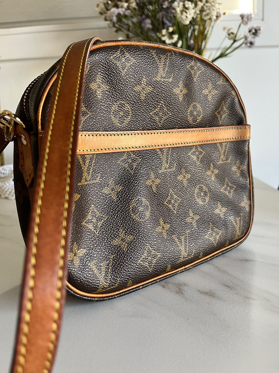 Thumbnail: LOUIS VUITTOn SENLIS CROSSBODY MONOGRAM 