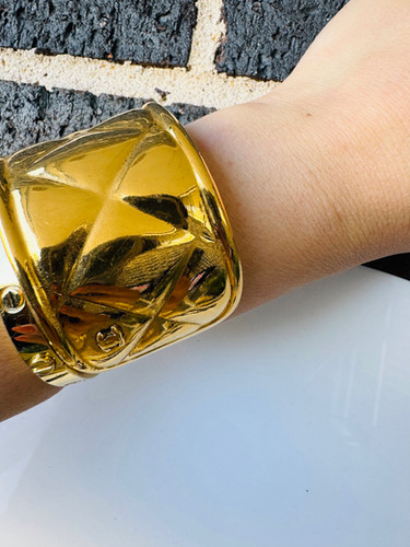 Pre-Loved Chanel Cuff 24k gold plated Bracelet Gazele Luxury Consig