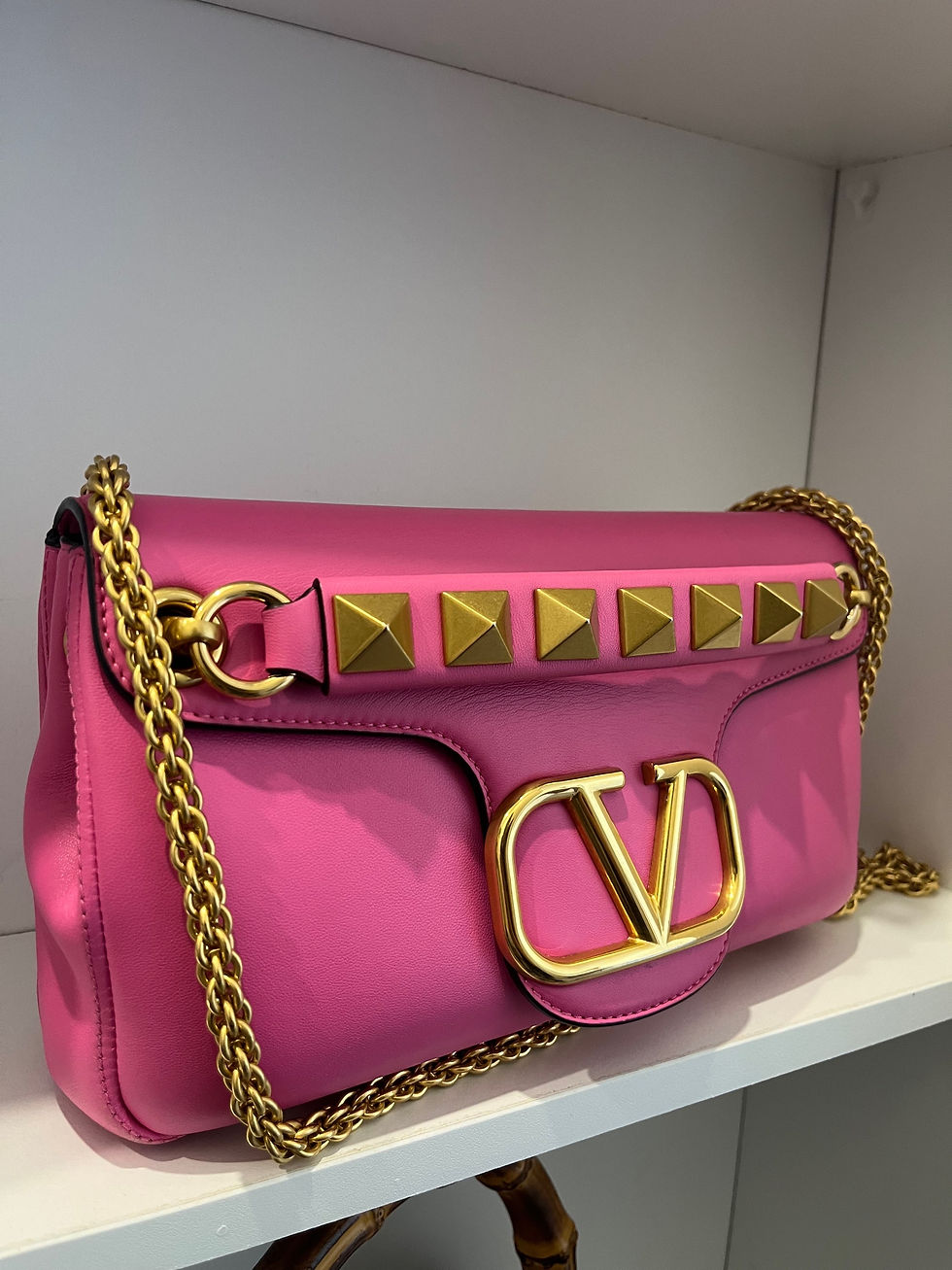 Thumbnail: VALENTINO  GARAVANI  VLOGO  ROMAN ROCKSTUD