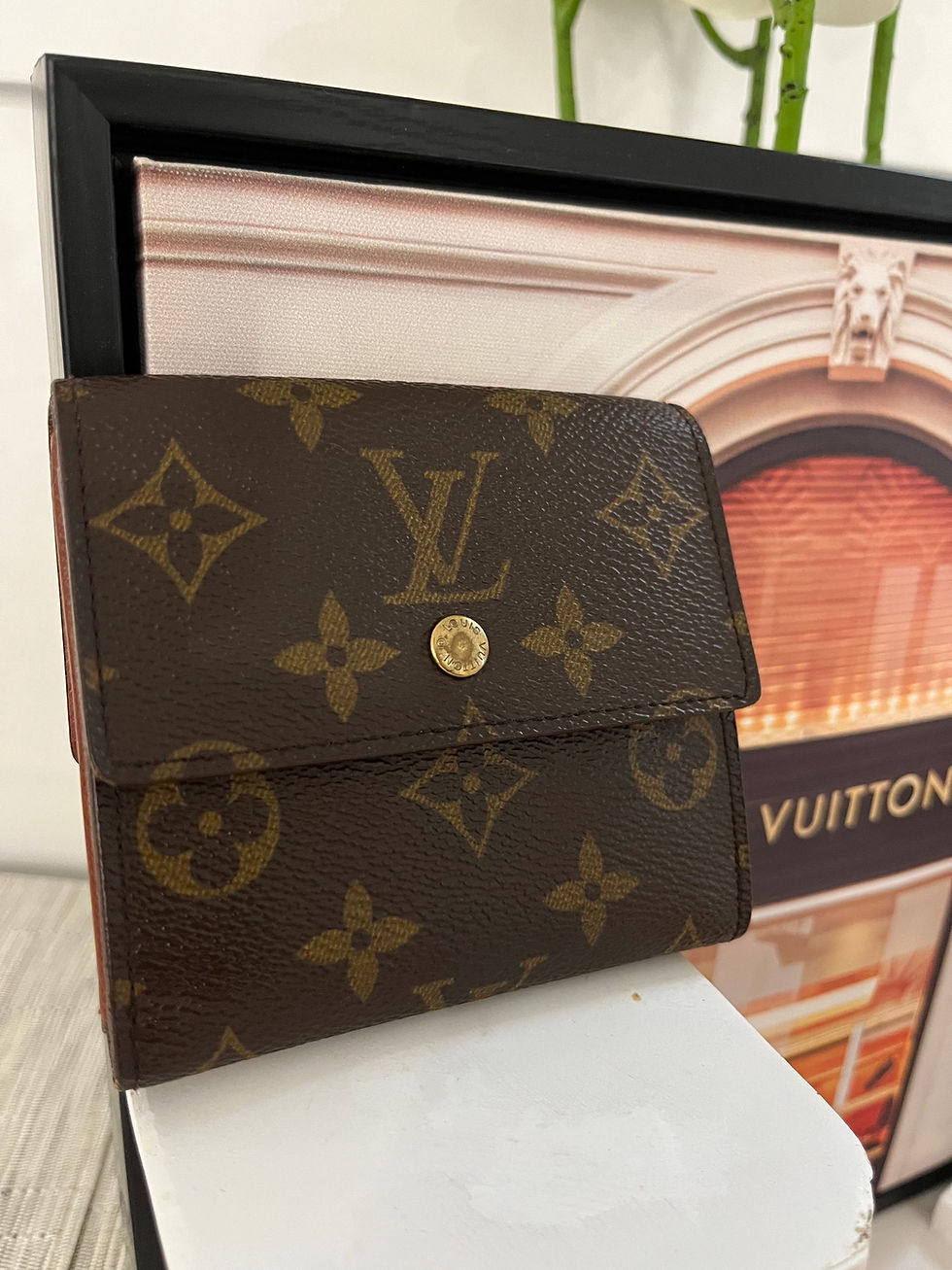 Thumbnail: LOUIS  VUITTON  MV10 Monogram Portefeuille Elise wallet . 