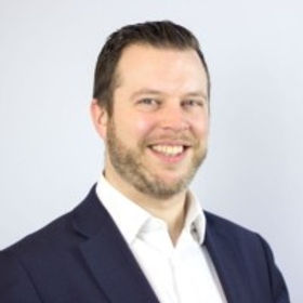 Phil Thomas Headshot.jpg