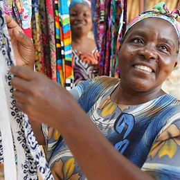 Anne Kiwia (Dar es Salaam)