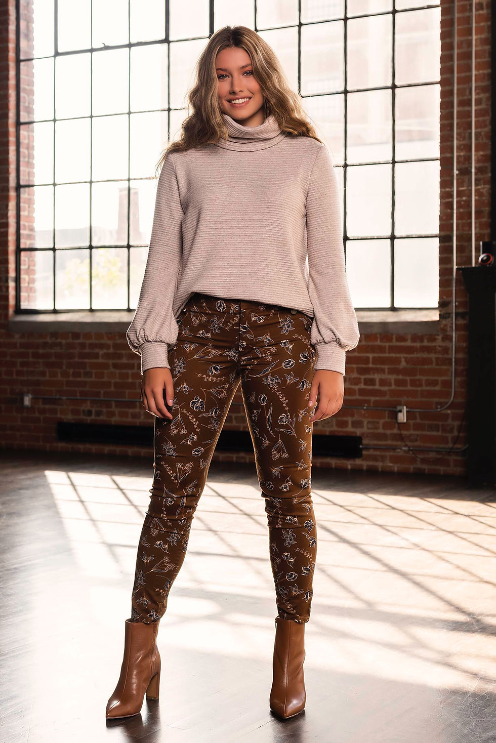 Thumbnail: beige chunky turtleneck sweater with puff sleeve