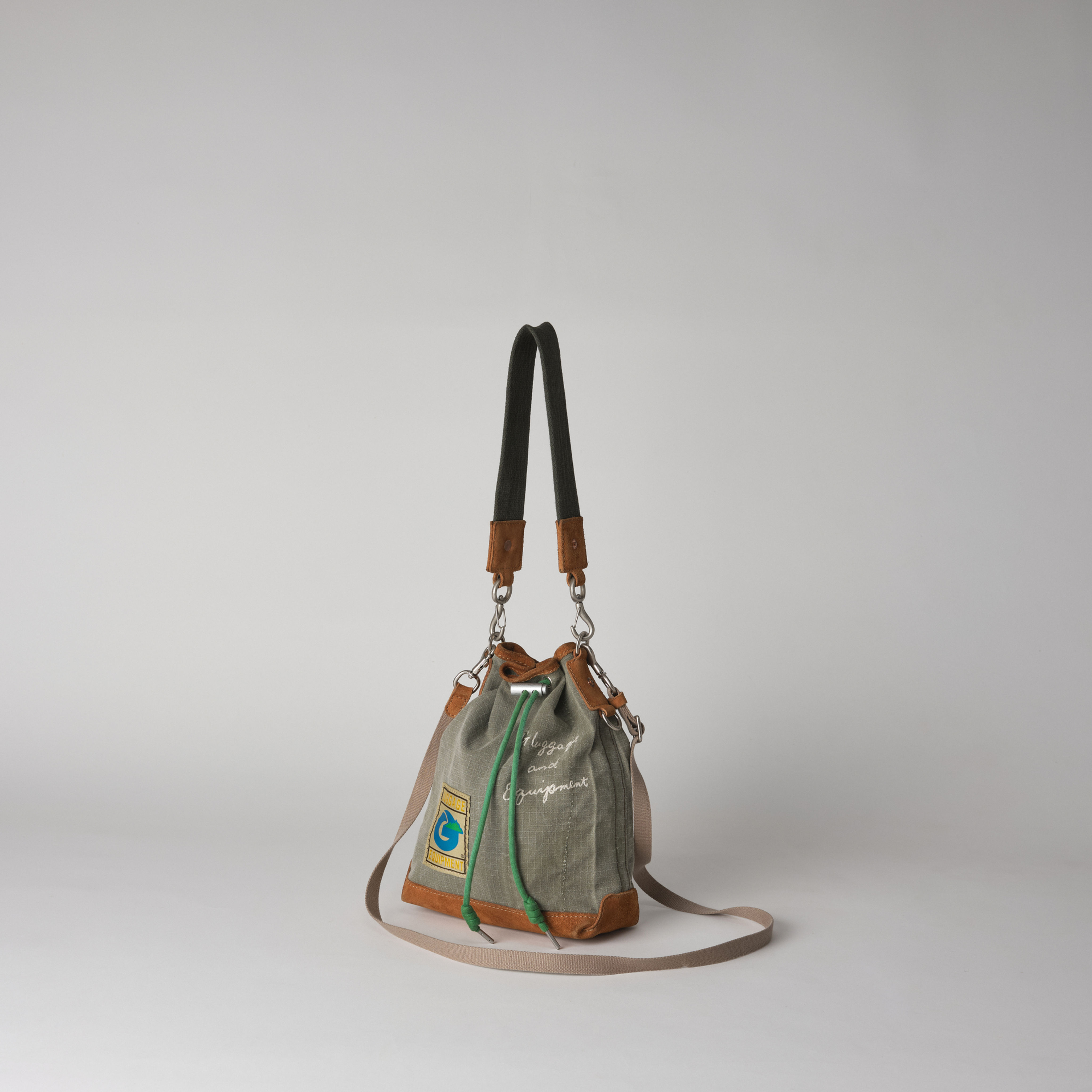 ドローストリングバッグ(エディション キャメル)