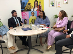 APMP entrega kits para mulheres vítimas de violência