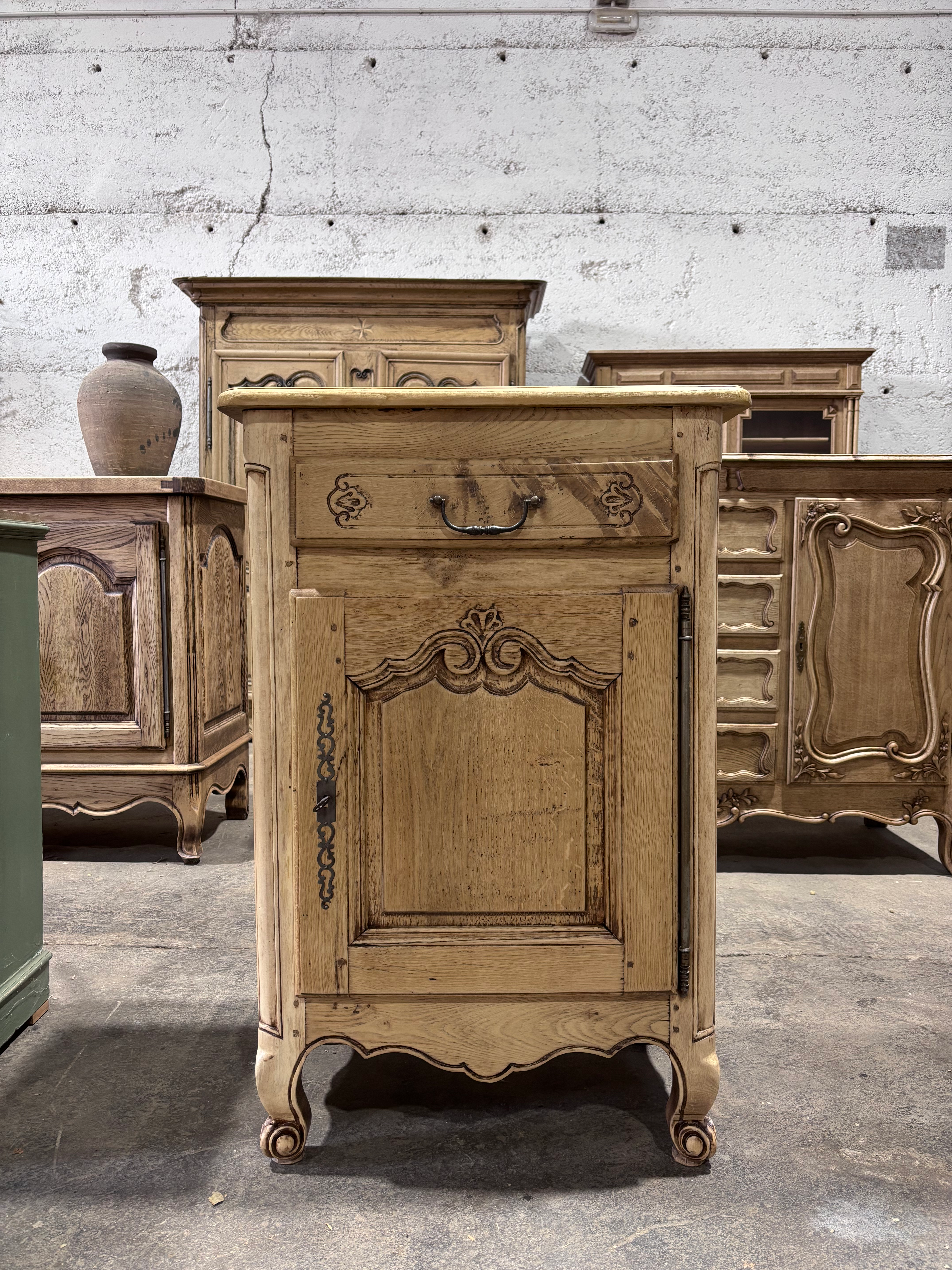 Moble auxiliar roure