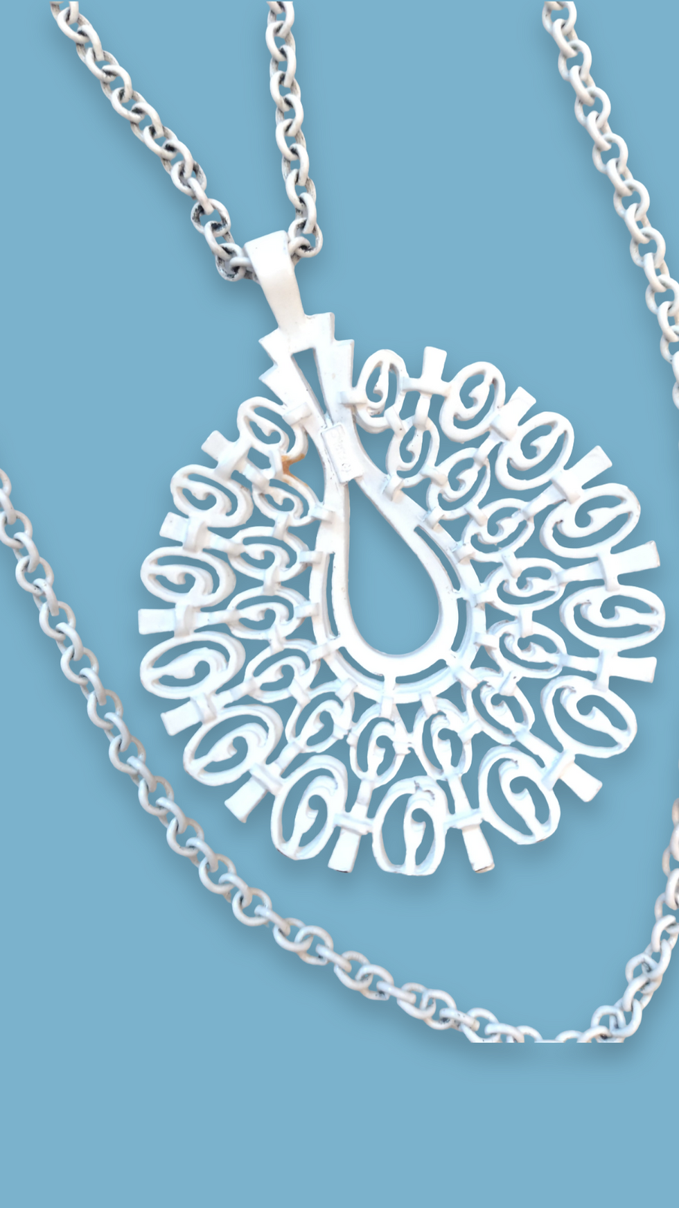 Thumbnail: White Trifari pendant necklace 