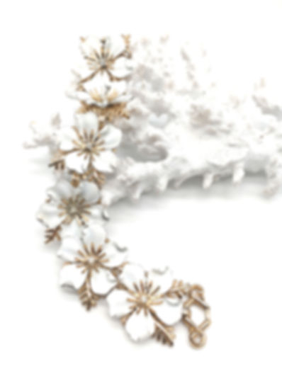 Crown Trifari white flower bracelet 