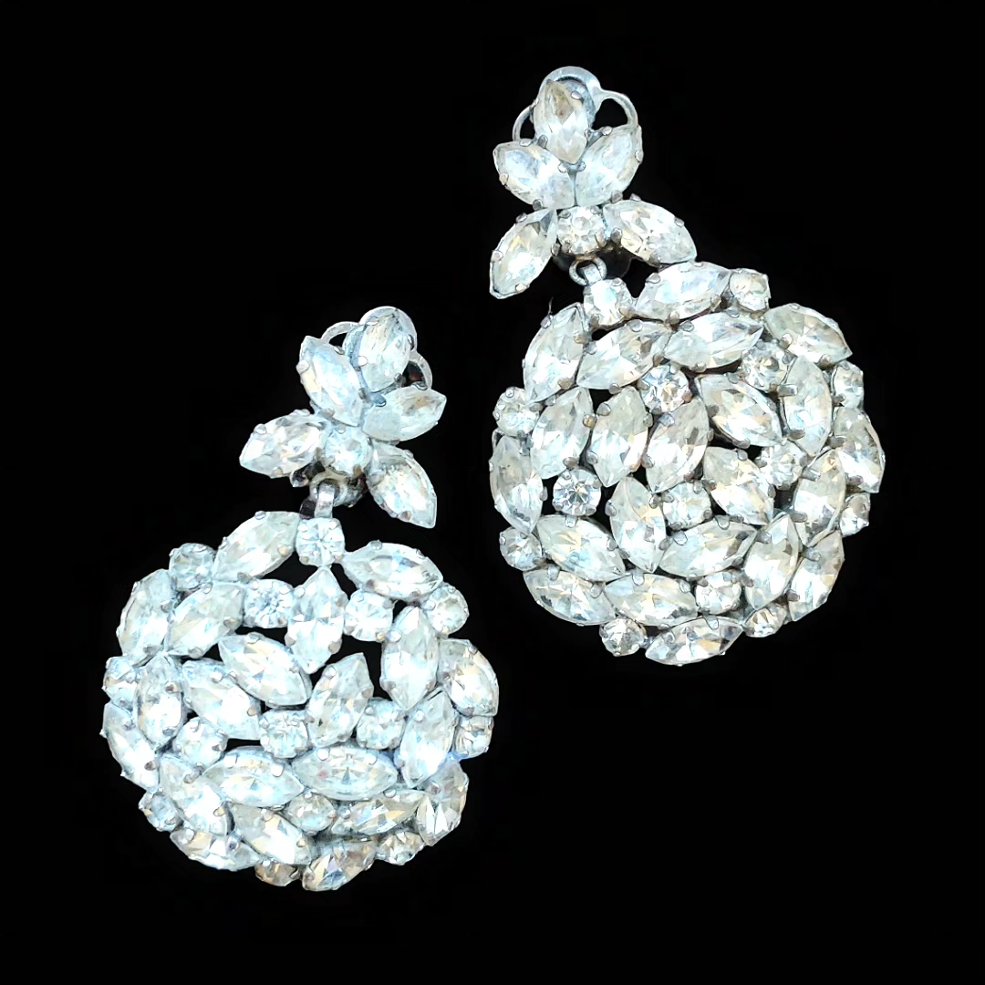 Stunning rhinestones ear clip 