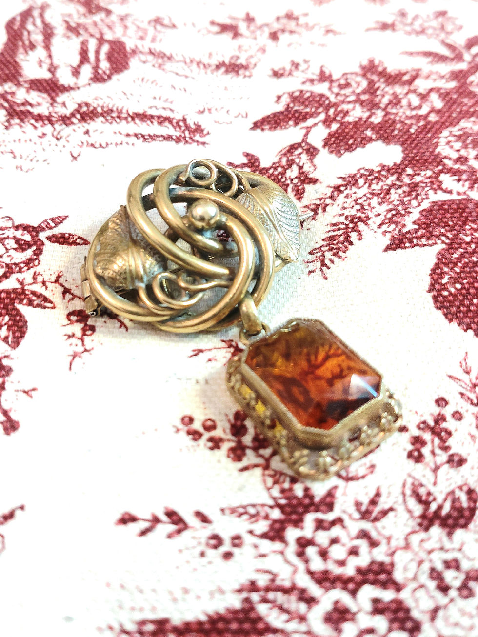 Thumbnail: Victorian brass brooch 