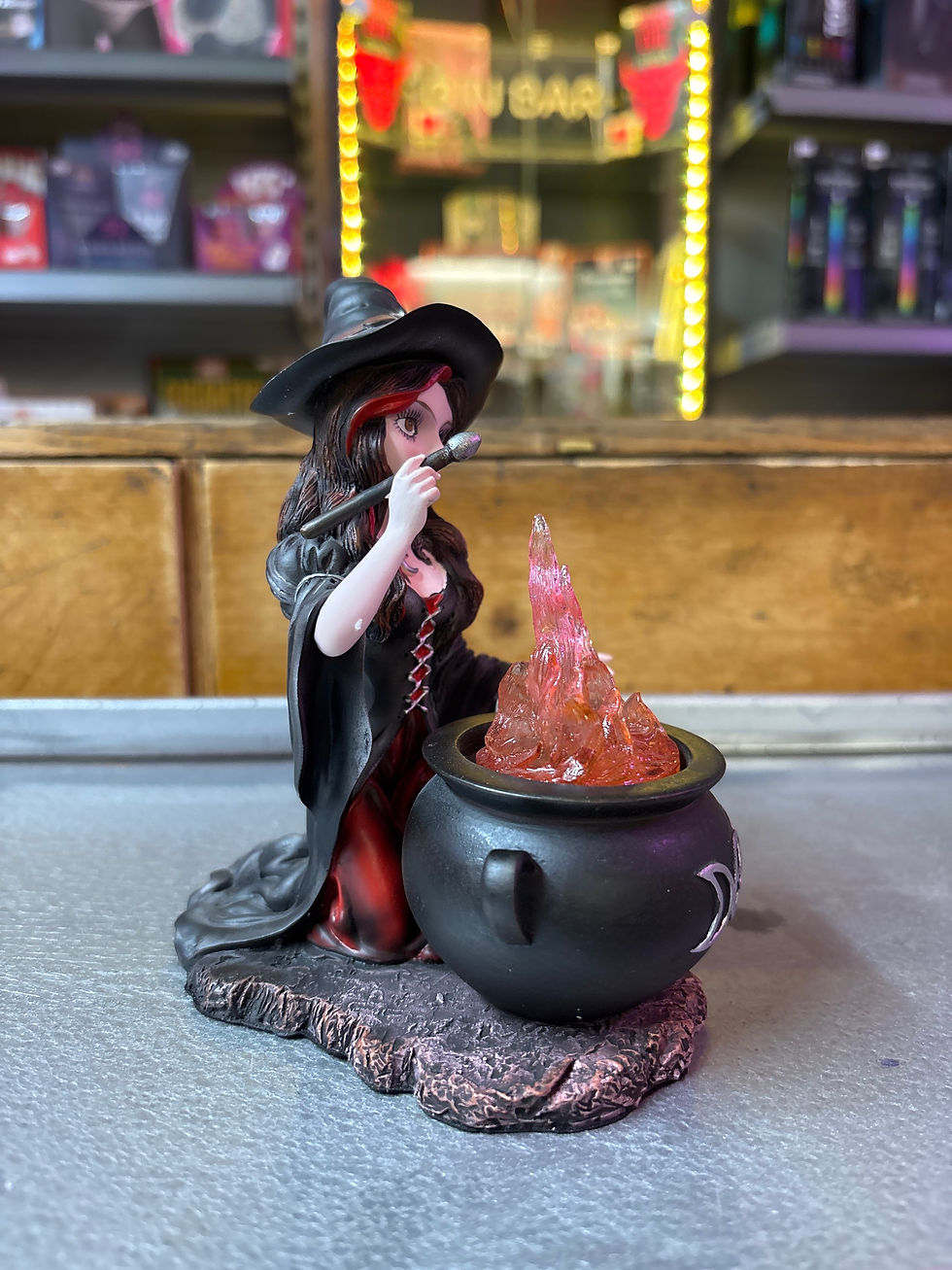 Thumbnail: Witch and cauldron