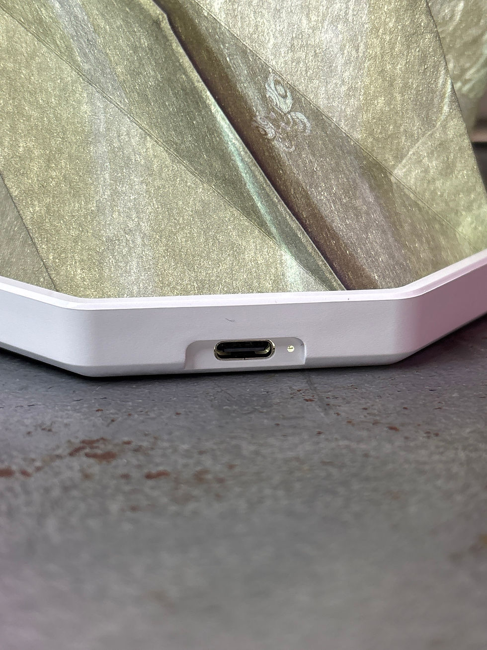 Thumbnail: Corpse Bride foldable lamp 