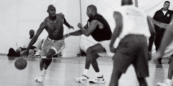 映画『Space Jam』の撮影の合間に、ディアンジェロの