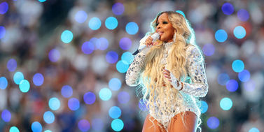 Mary J. Blige｜スーパーボウルのハーフタイム・ショーで披露した"Family Affair"と"No More Drama"は、「ドクター・ドレーが選んだ」と語る。