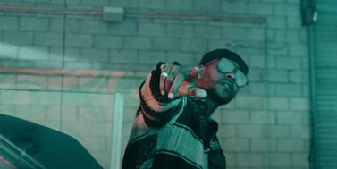 Eric Bellinger｜ディアンジェロ"Lady"をサンプリングした"Curious"。最初に録音した時、「ある事をしなかった」と振り返る。