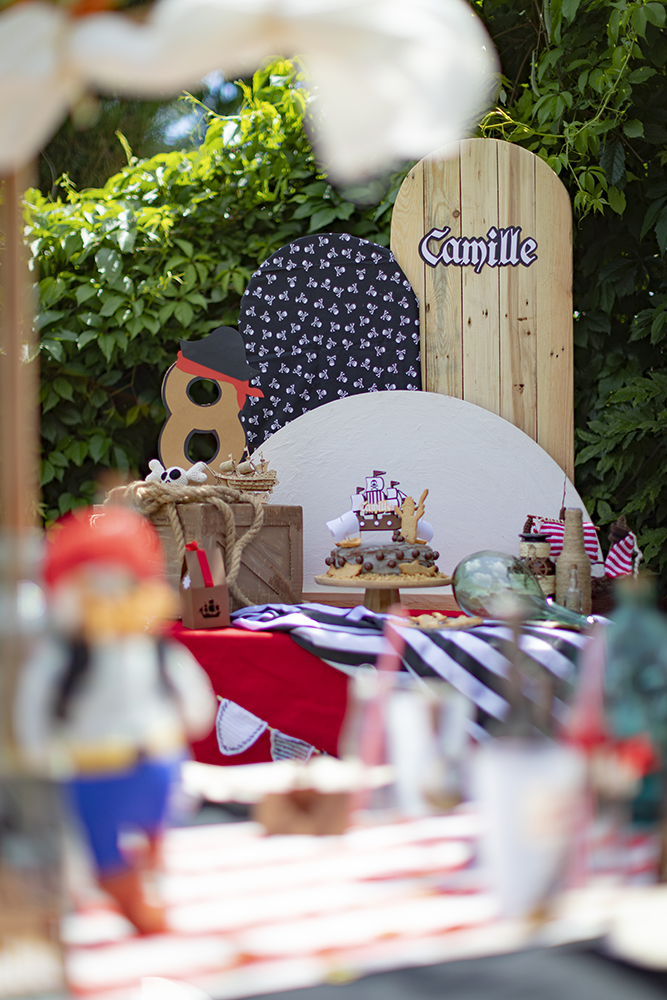 Sweet table décorée sur le thème Pirate