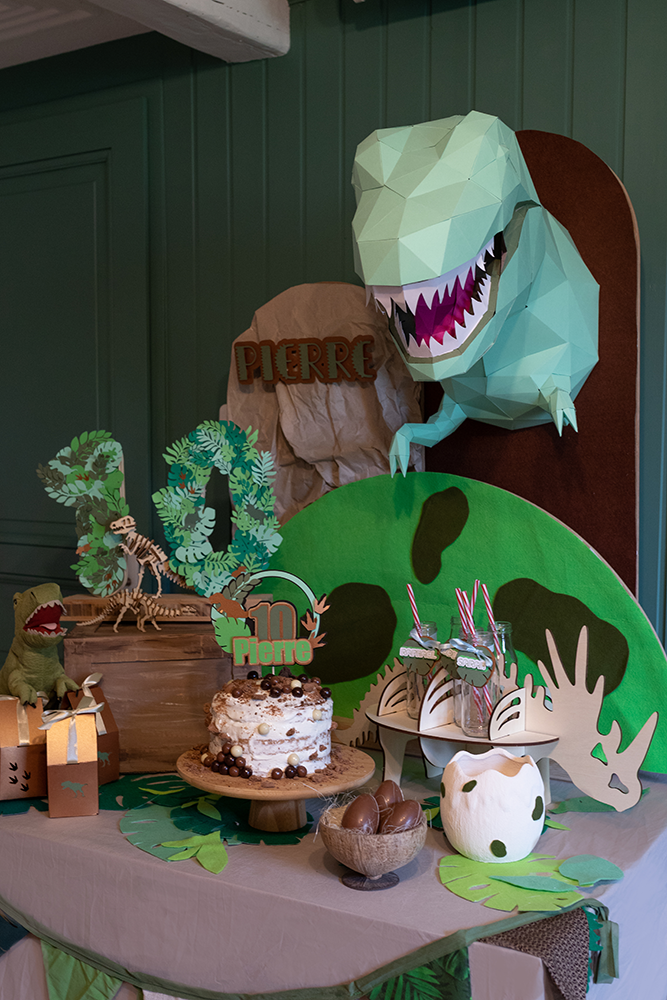 Décoration et animation dinosaure à Strasbourg pour anniversaire enfant
