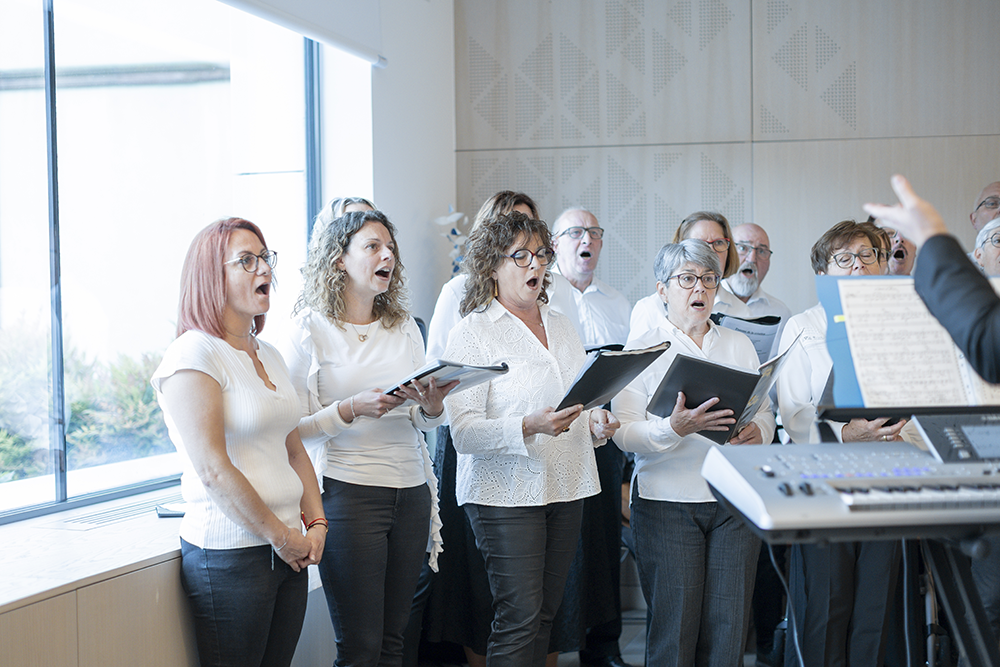 Chorale chantant pendant la cérémonie civile à Drusenheim