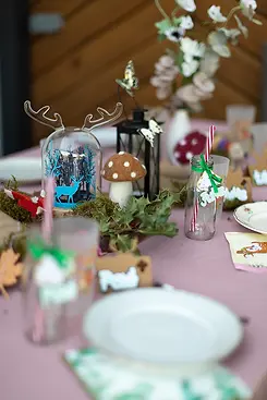 LacliquedesLoustics-forêt-enfantée-goûter-anniversaire-enfant.webp