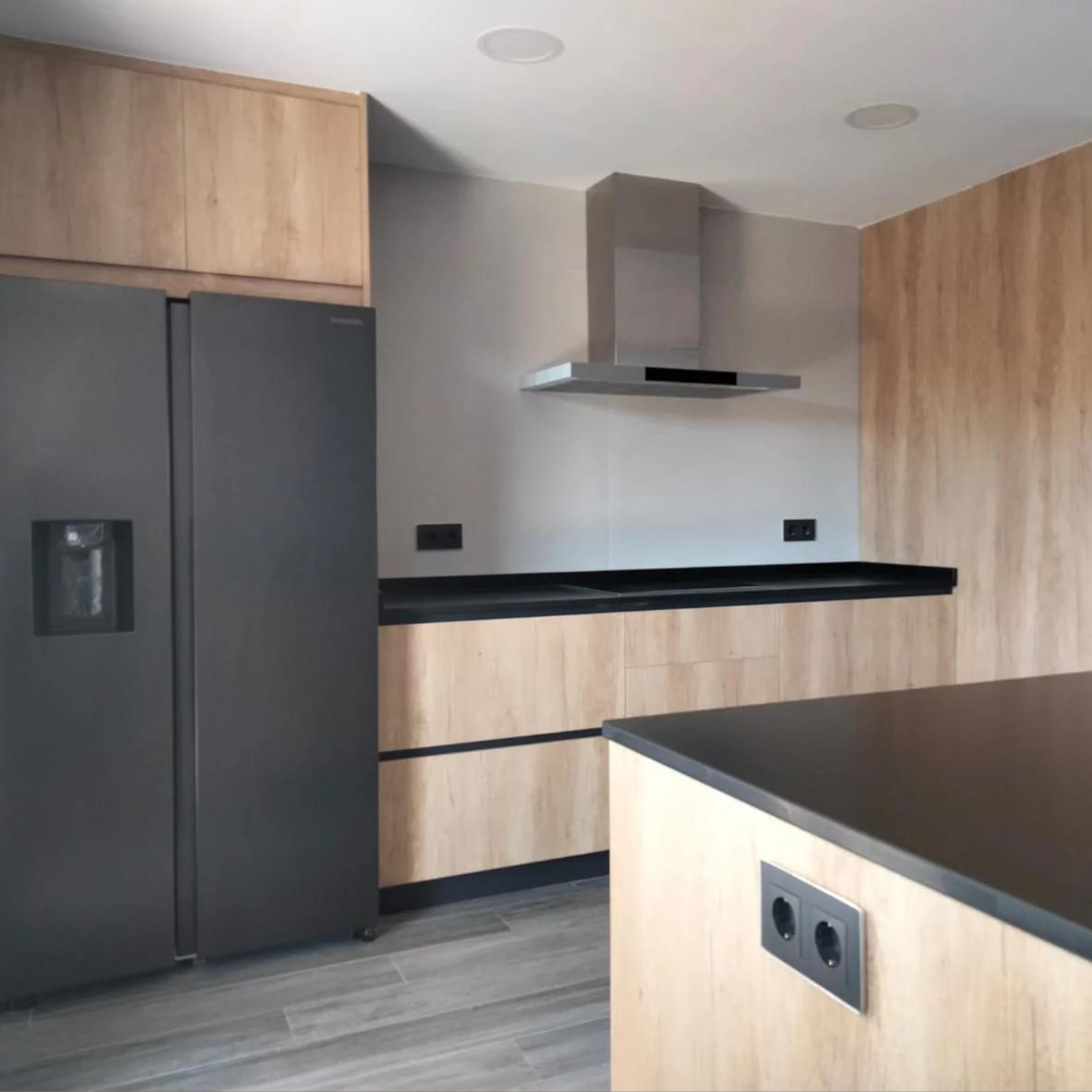 COCINA / ISLAS Línea Premium ** (madera sólida) MODELO: 10