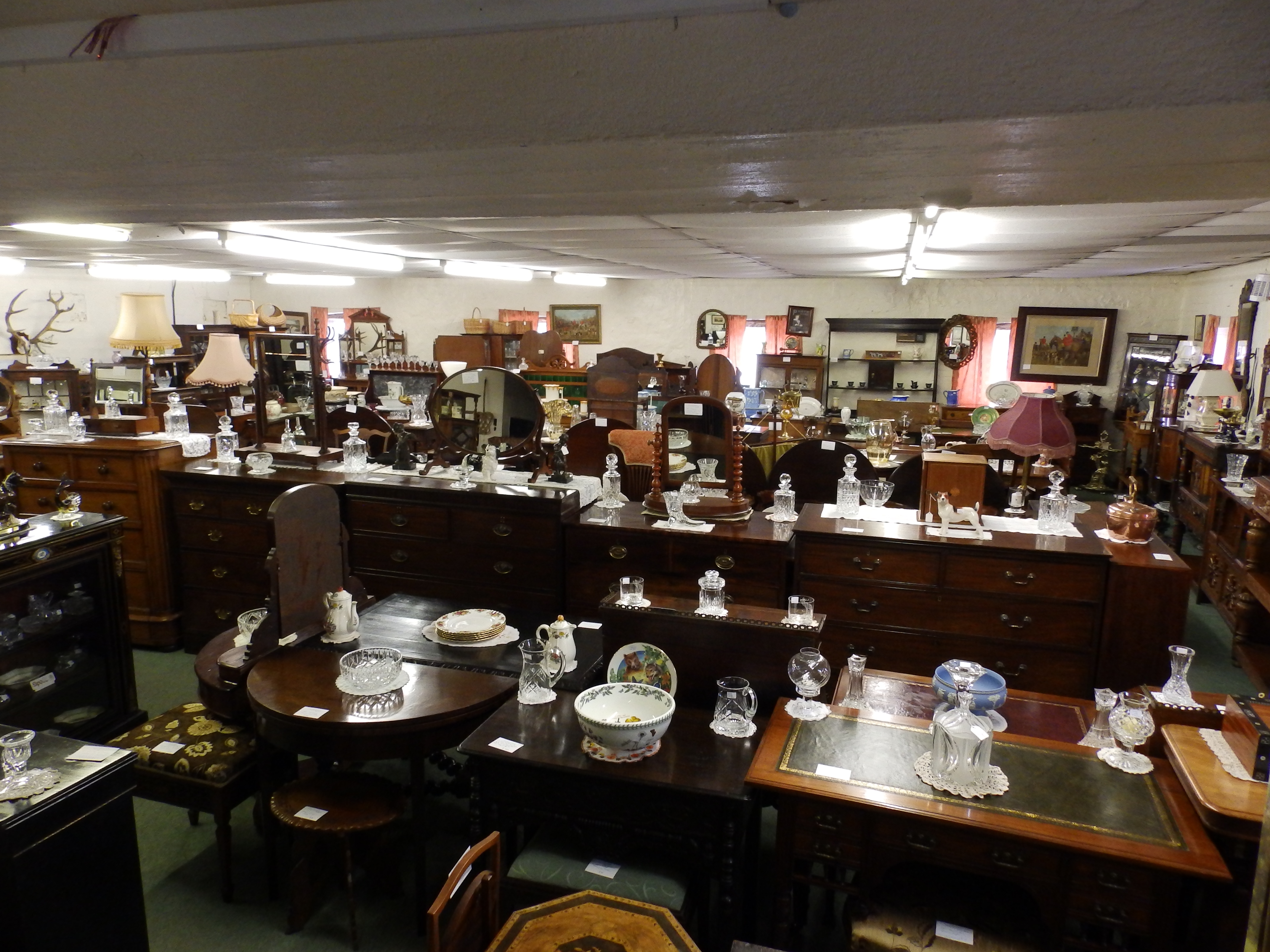 antiquesatyewtreewarehouse.com