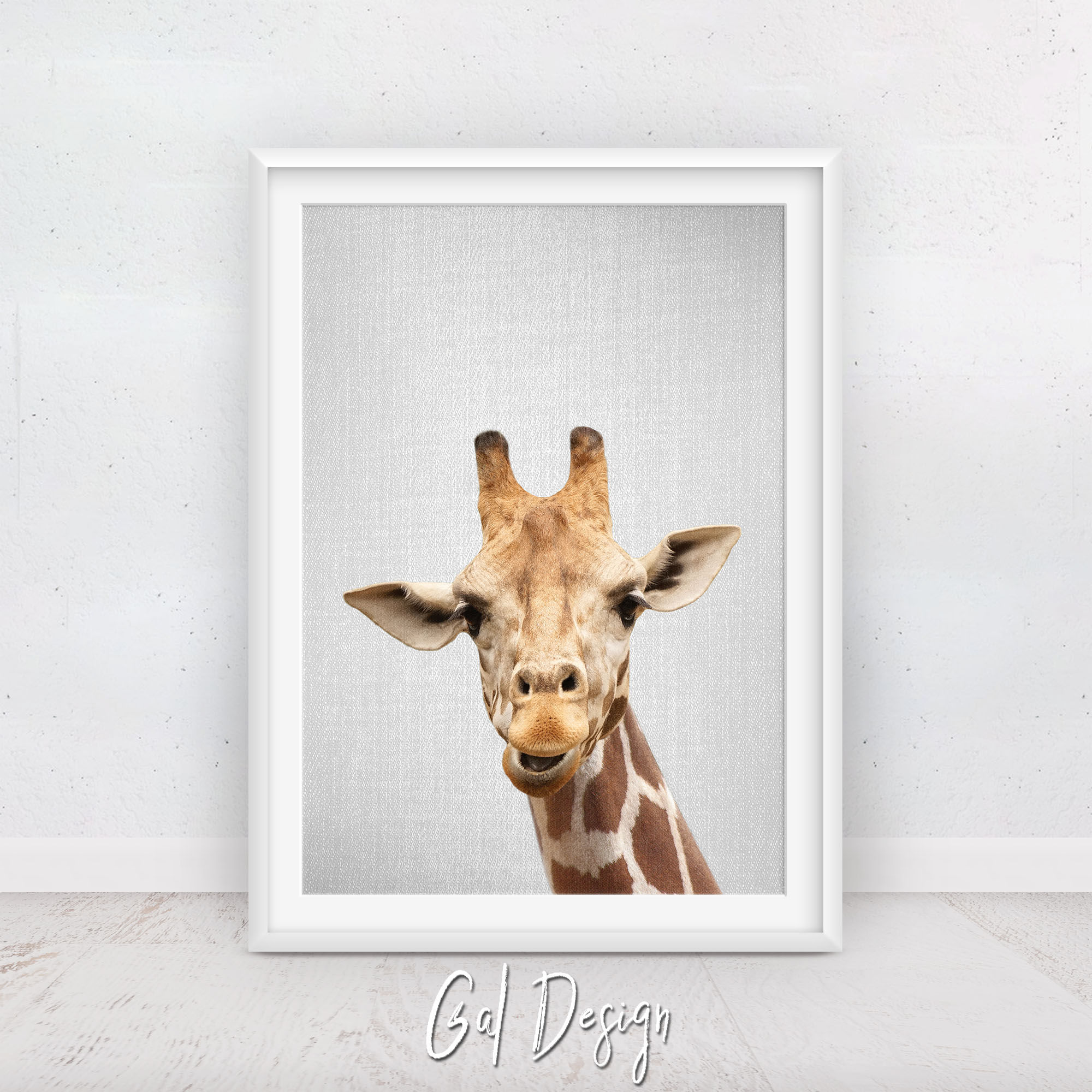 Giraffe art print, a tall and playful animal perfect for nursery or kids' room decor.