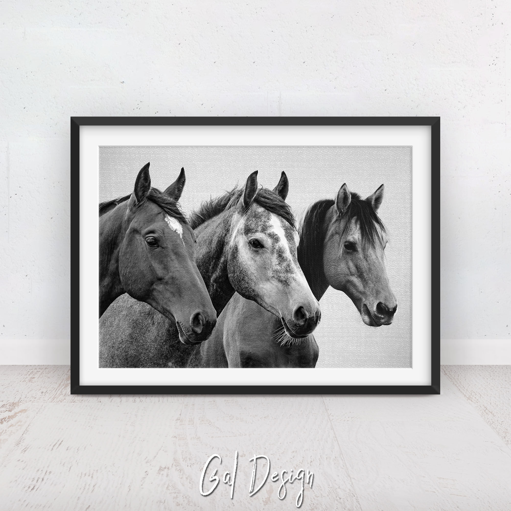 Artistic horses black and white print for a refined decor statement