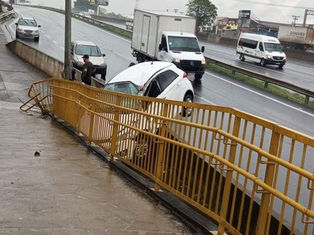 Mulher morre em acidente na rodovia Anhanguera em Sumaré