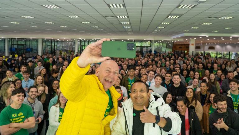 Luciano Hang contrata influenciador Tata para o marketing da Havan