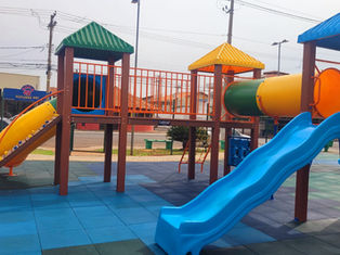 Praça Anna Azenha Macarenko, no Jardim Macarenko, recebe novo parquinho e revitalização