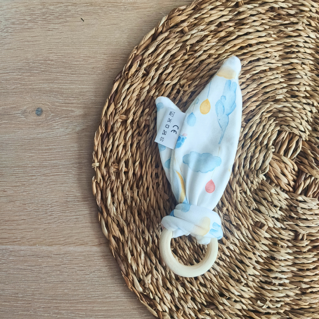 Babygreifling mit Hasenohren Tiere